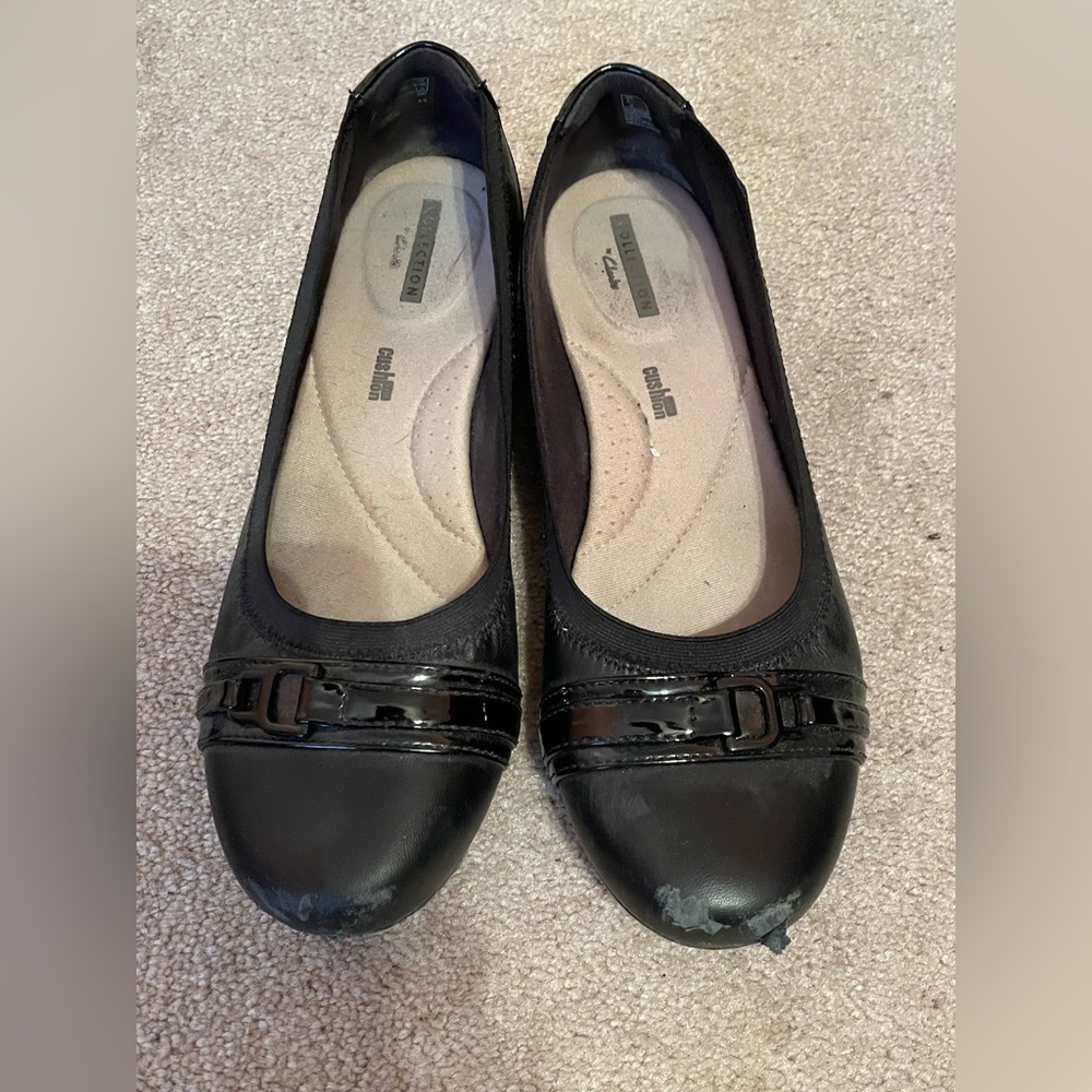 womens clarks black flats -8. see photos for condition